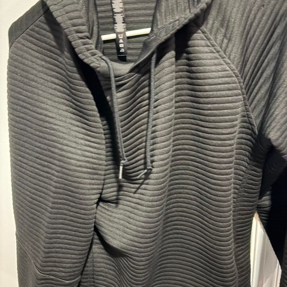 Ribbed Black Hoodie